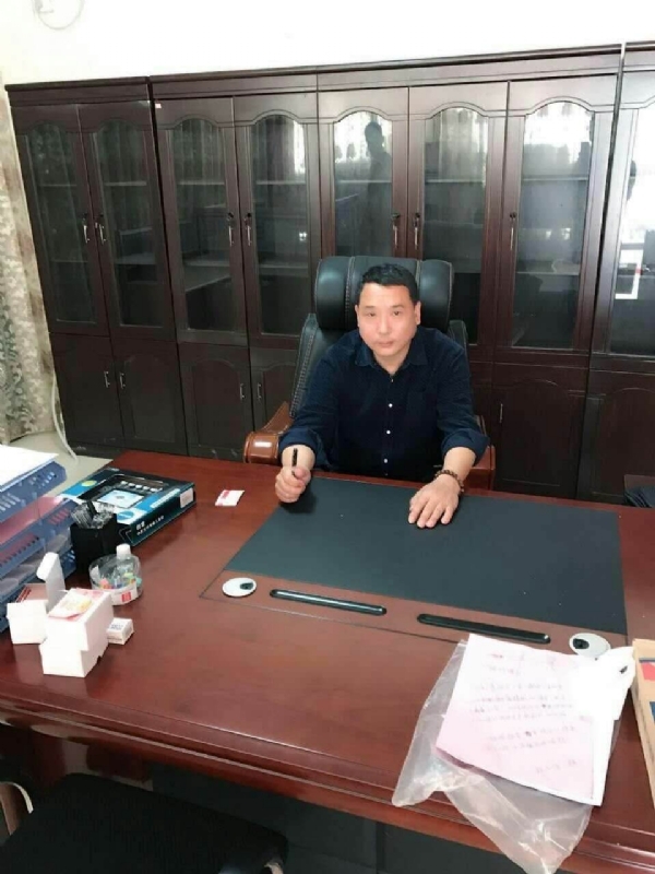 艺术家的第一张照片--长泰婚介网