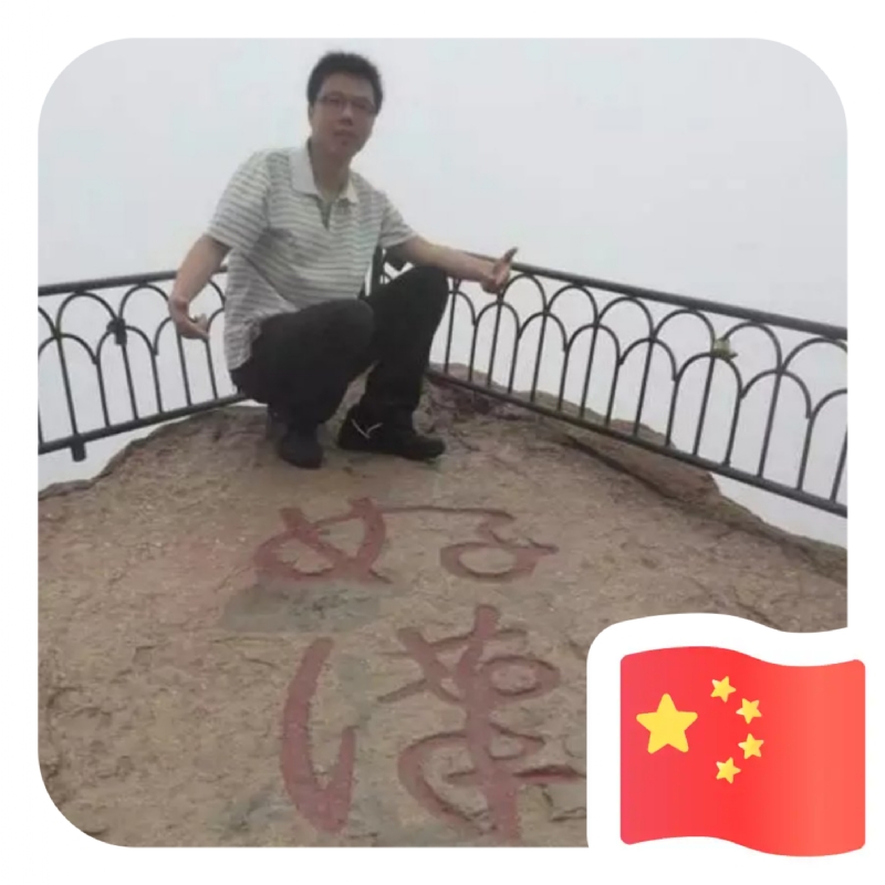 一只小虎牙的第一张照片--长泰婚介网
