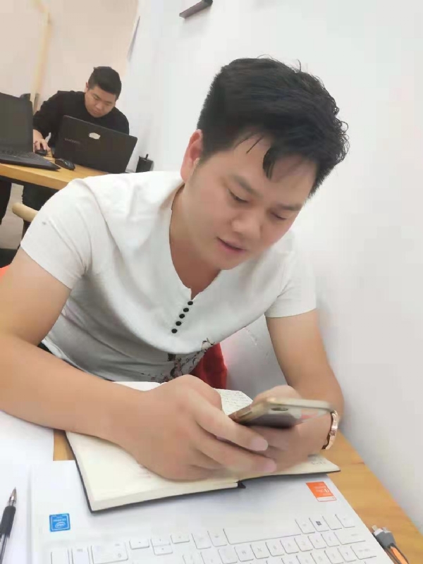 麒麟的第一张照片--长泰婚介网