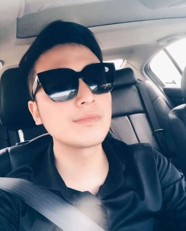 沉稳的第一张照片--长泰婚介网
