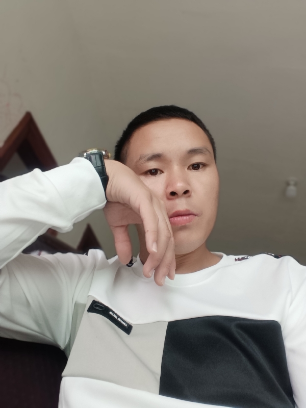 冷漠的第一张照片--长泰婚介网