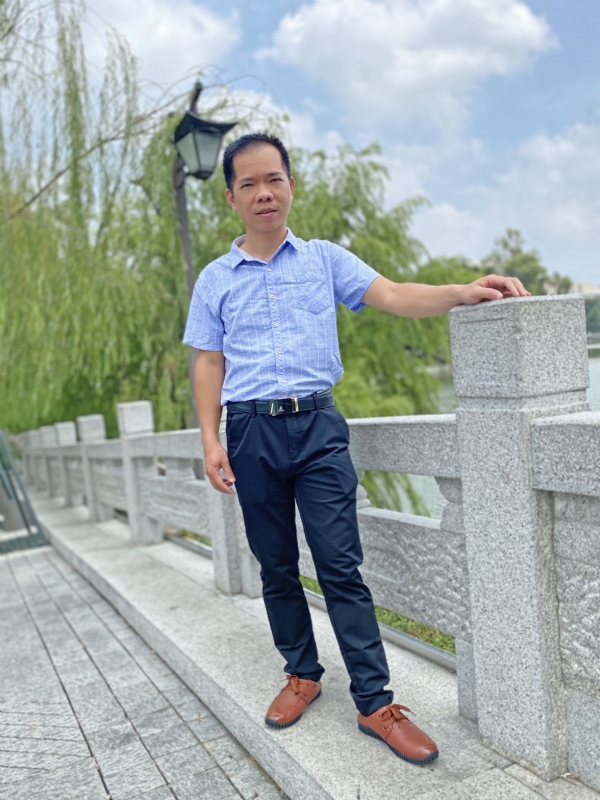 奇峰向阳的第一张照片--长泰婚介网