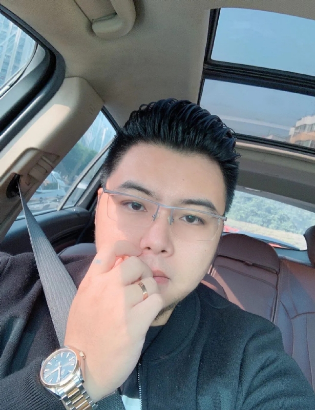 把苹果咬哭的第一张照片--长泰婚介网