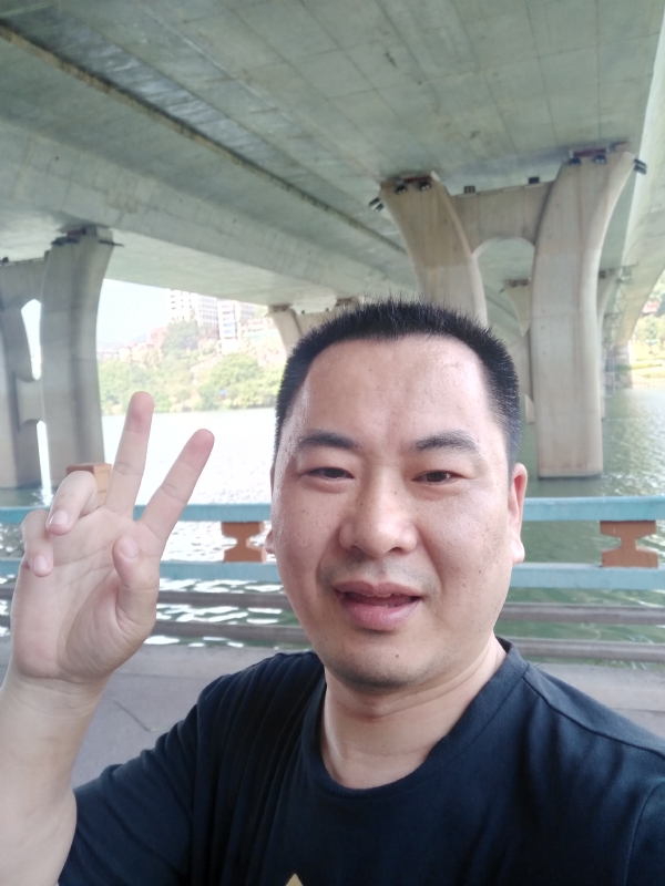 上人的第一张照片--长泰婚介网