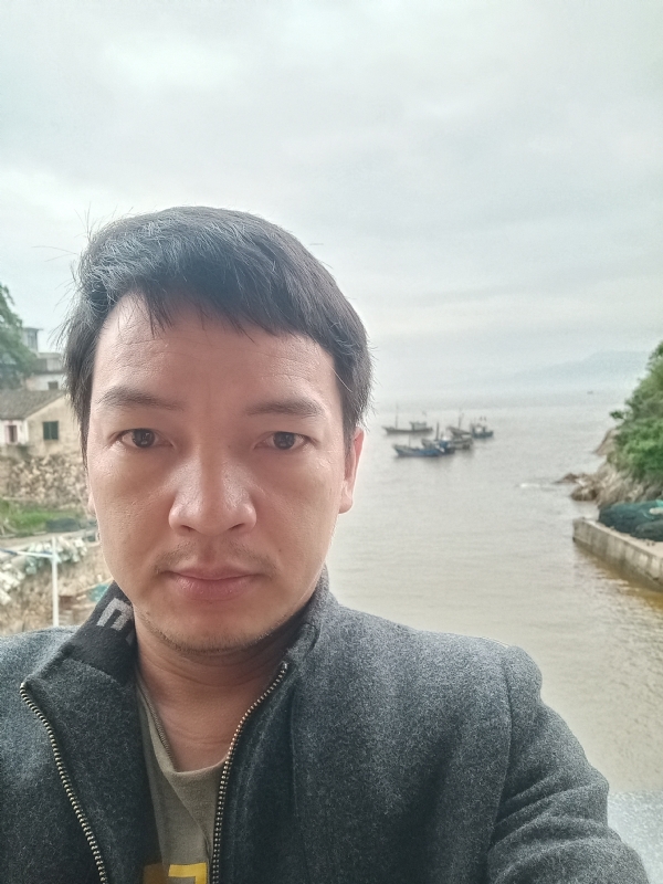 啊亮的第一张照片--长泰婚介网