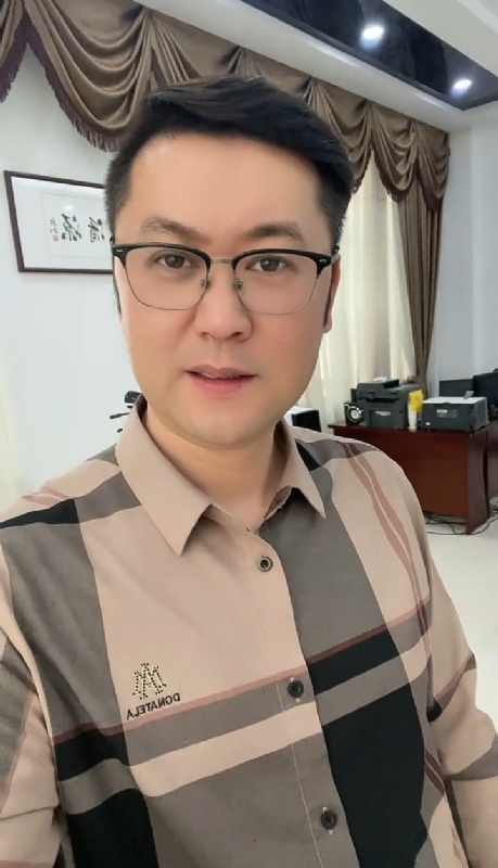 勤勉的第一张照片--长泰婚介网