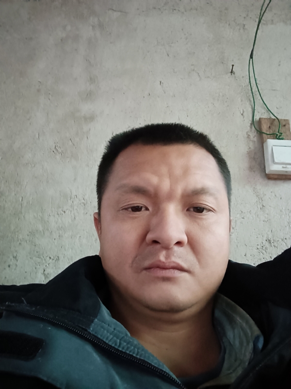 兰成龙的第二张照片--长泰婚介网