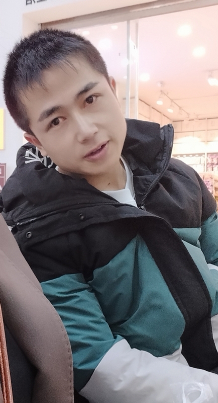 不骄不躁的第一张照片--长泰婚介网